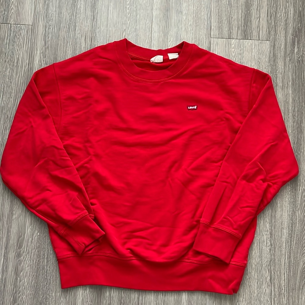 red levi’s crewneck hardly worn